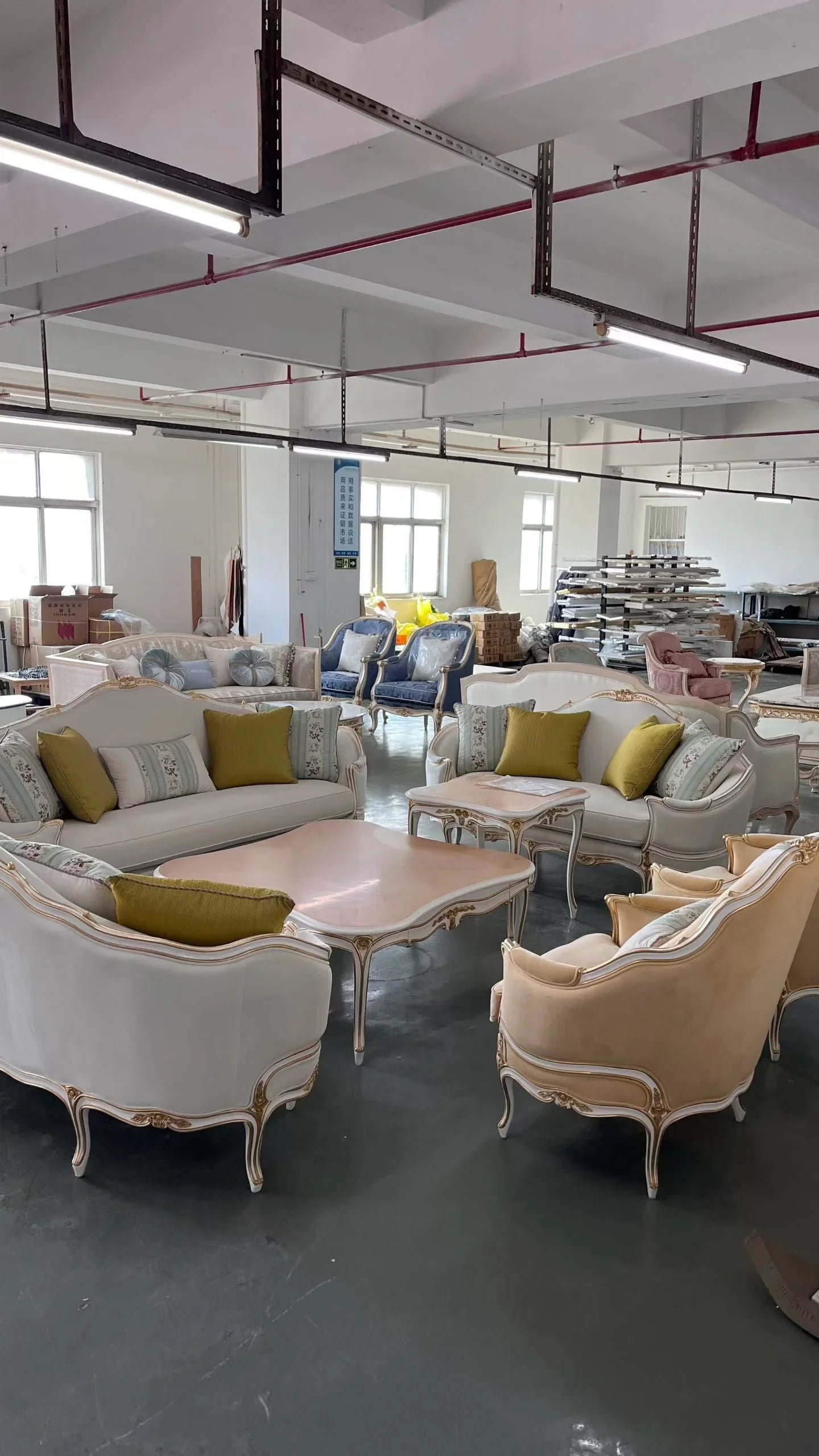 French Style Armchair Leads Weekly Shipping: Ritong Furnishing Delivers to USA, Europe & Middle East - RITONG HOME Furnishing
