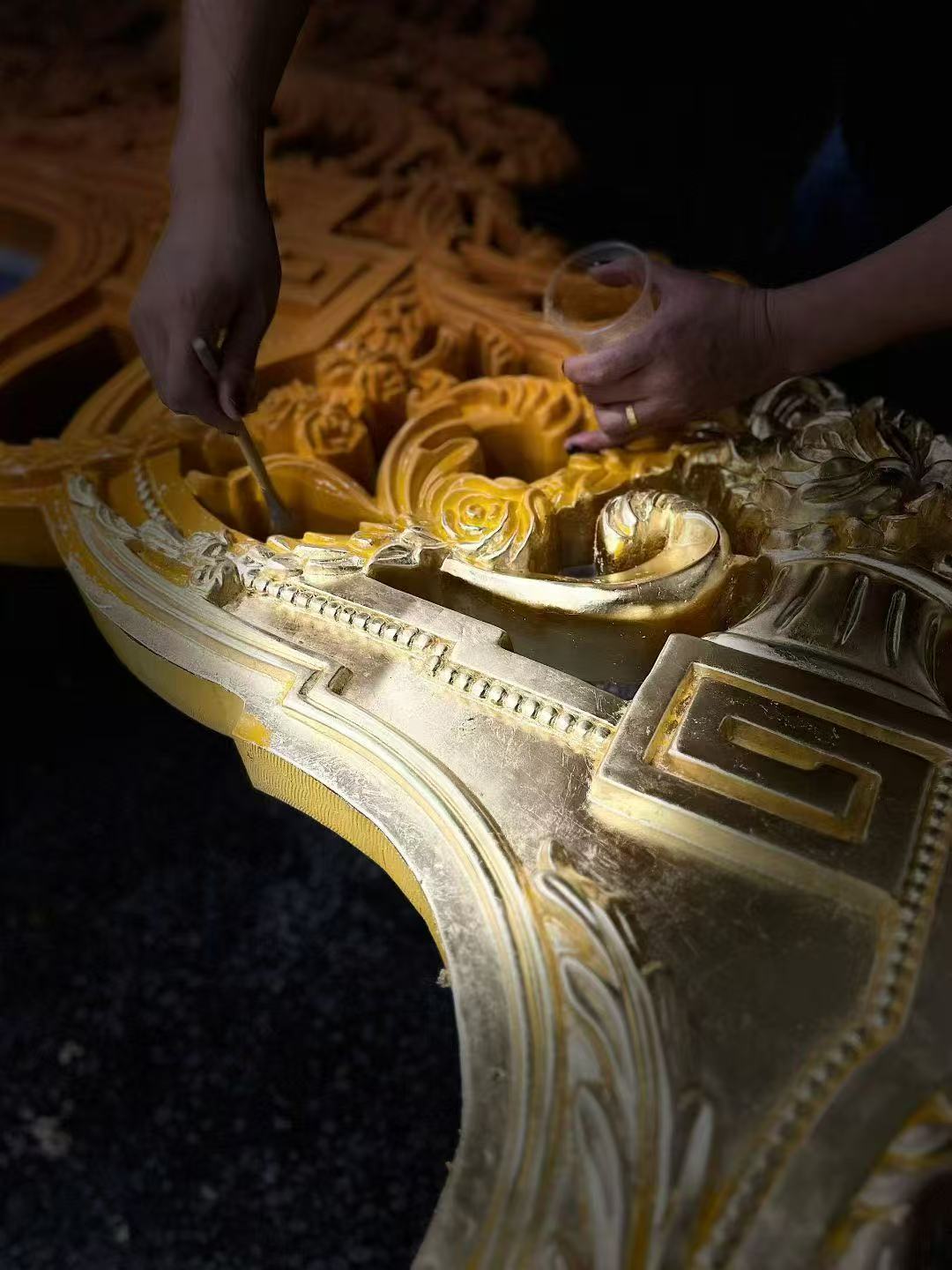 Inside Our Luxury French Furniture Factory: The Art of Hand Painting & Gold Leaf Craftsmanship - RITONG HOME Furnishing